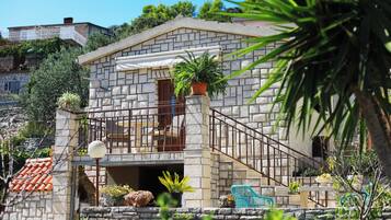 House, 1 Bedroom, Smoking, Balcony | Property entrance