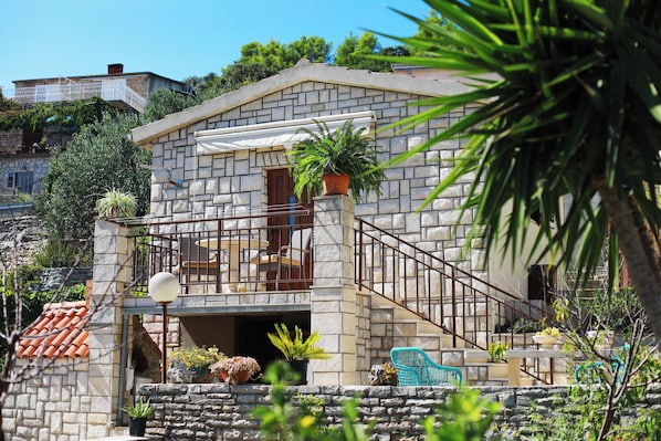 House, 1 Bedroom, Smoking, Balcony | Property entrance