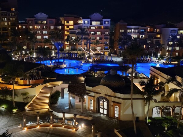 Exterior - BISBEE WEEK Black/Blue marlin tourn-on beach 2 bdrm condo.In the heart of CABO! (Cabo San Lucas)