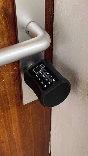 Miscellaneous - 1 - Splendide Studio Américain (Abidjan)