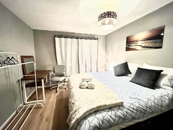 3 Schlafzimmer, Bügeleisen/Bügelbrett, WLAN, Bettwäsche