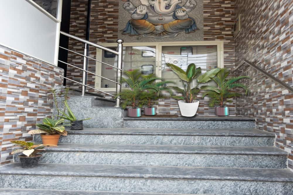 PN Samy Residency