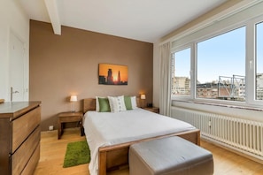 1 bedroom, in-room safe, desk, iron/ironing board