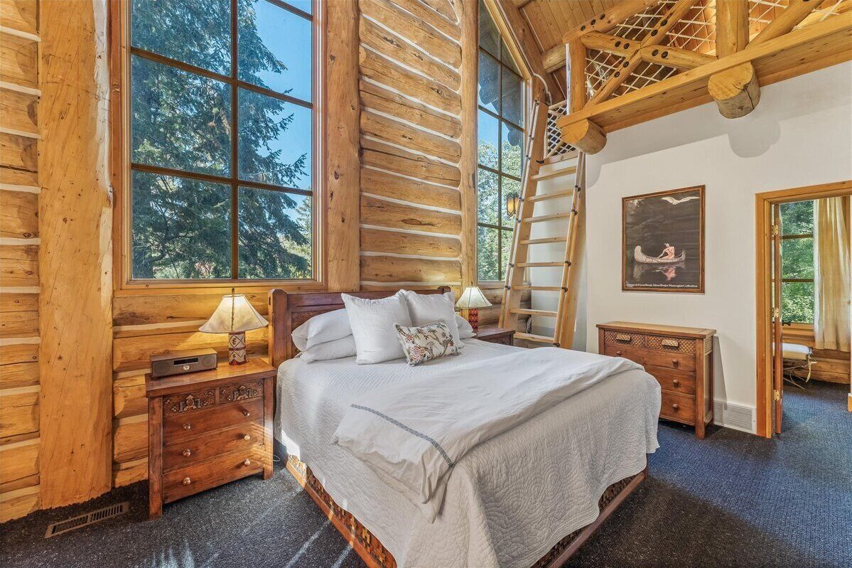 4 bedrooms, iron/ironing board, Internet, bed sheets