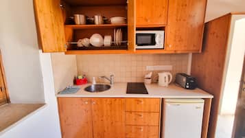 Standard Studio | Dapur peribadi | Peti sejuk, ketuhar gelombang mikro, dapur, cerek elektrik