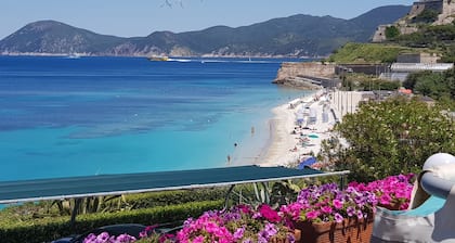 Full historic center just a 13-minute walk from the port of Portoferraio.