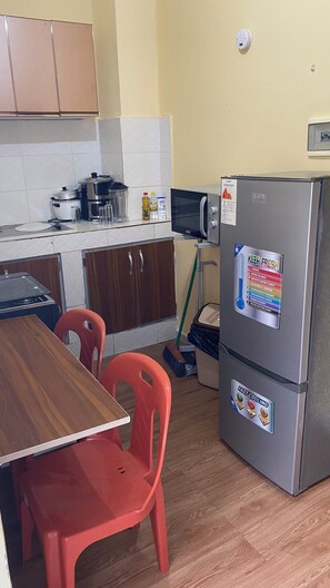 Frigorifero, microonde, forno, macchina per tè/caffè