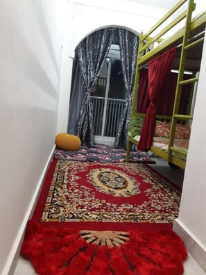 2 bedrooms, WiFi, bed sheets - ALI BABA HOSTEL
 (Mo Patetan, Ghat Gate,)
