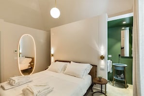 Comfort Room | Egyptian cotton sheets, premium bedding, down comforters, pillowtop beds