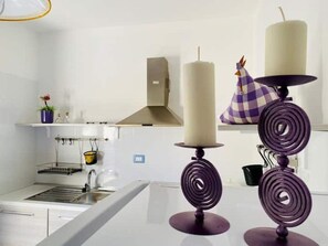 ثلاجة، ميكروويف، فرن، غسالة أطباق