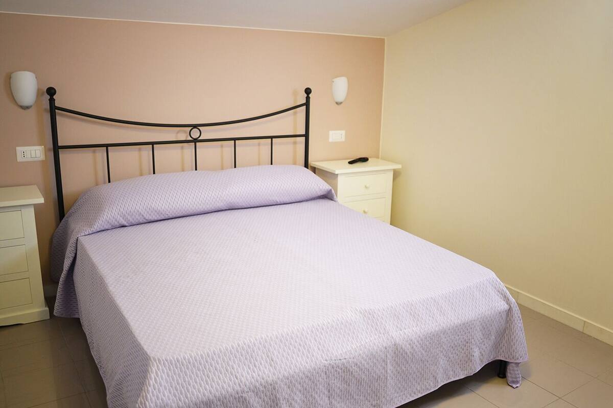 Double Room | Down comforters, in-room safe, desk, laptop workspace