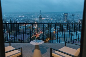 Deluxe Double Room | City view - Castor & Pollux Hotel (Tbilisi)