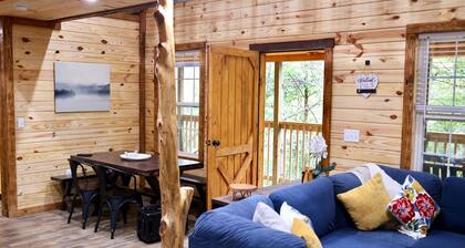 Hot Tub (Private)| Dogs OK | FirePit | Muir Valley | Hiking | Climbing