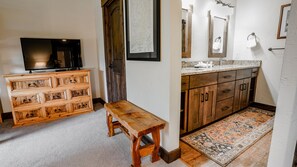 Interior - Beautifully Remodeled Condo at Mountainwood (Breckenridge)