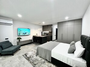 1 bedroom, desk, iron/ironing board, free WiFi