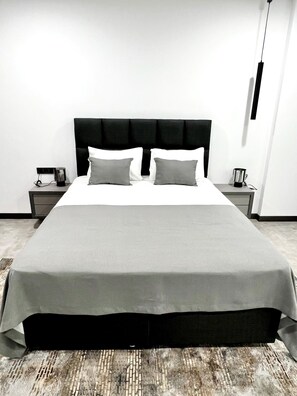 1 bedroom, desk, iron/ironing board, free WiFi - Stylish apartment 20 metres from sea, Batumi View (Batumi)