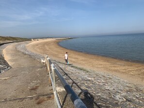 Chalet | Beach - Immaculate 2-bed Caravan in Clacton-on-sea (Clacton-on-Sea)