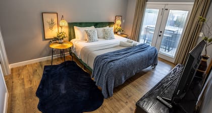 Central location | Hot Tub | Heated Pool | Digital Game Table