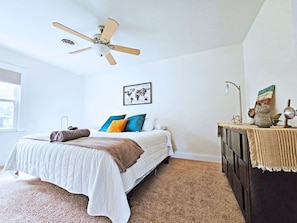 3 bedrooms, iron/ironing board, WiFi, bed sheets