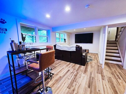 Cozy Home 5 Mins From PSU Campus + Theater Room!