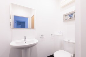 Shower - The Beach House (Wadebridge)