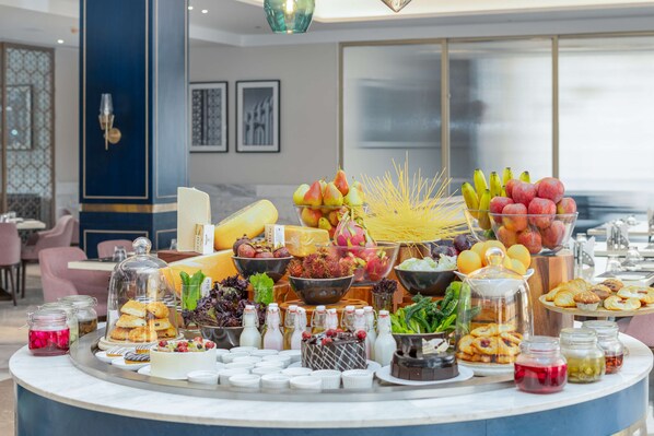 Breakfast area - Radisson Collection Hotel & Spa, Riverfront Srinagar (Srinagar)