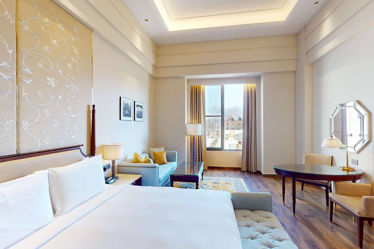 Phòng Premium (Collection) | Minibar, két bảo mật tại phòng, bàn