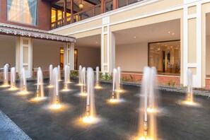 Exterior - Radisson Collection Hotel & Spa, Riverfront Srinagar (Srinagar)