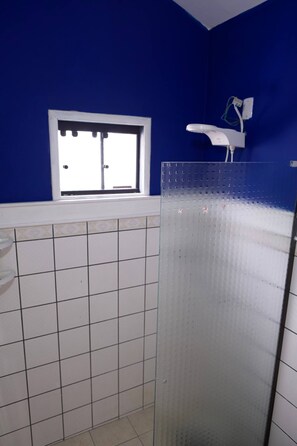 Towels, soap, toilet paper - Condomínio Girassóis - Casa Azul (Garopaba)