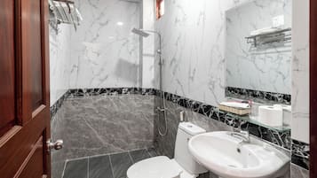 Buồng tắm vòi sen, vòi sen phun mưa, đồ dùng nhà tắm miễn phí