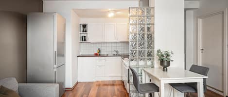 Basic Apartment, 1 Queen Bed with Sofa bed, Non Smoking | Private kitchen | Fridge, dishwasher, electric kettle, cookware/dishes/utensils