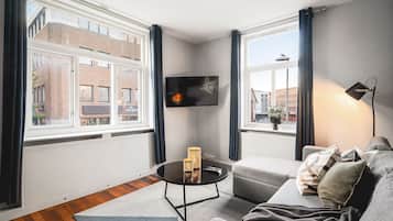 2 habitaciones, decoraciĂłn personalizada y muebles diferentes