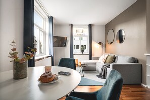 Basic Apartment, 1 Queen Bed with Sofa bed, Non Smoking