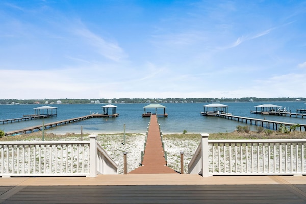 Welcome to Lime in the Coconut!