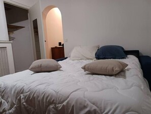 1 chambre, fer et planche à repasser, Wi-Fi gratuit, draps fournis