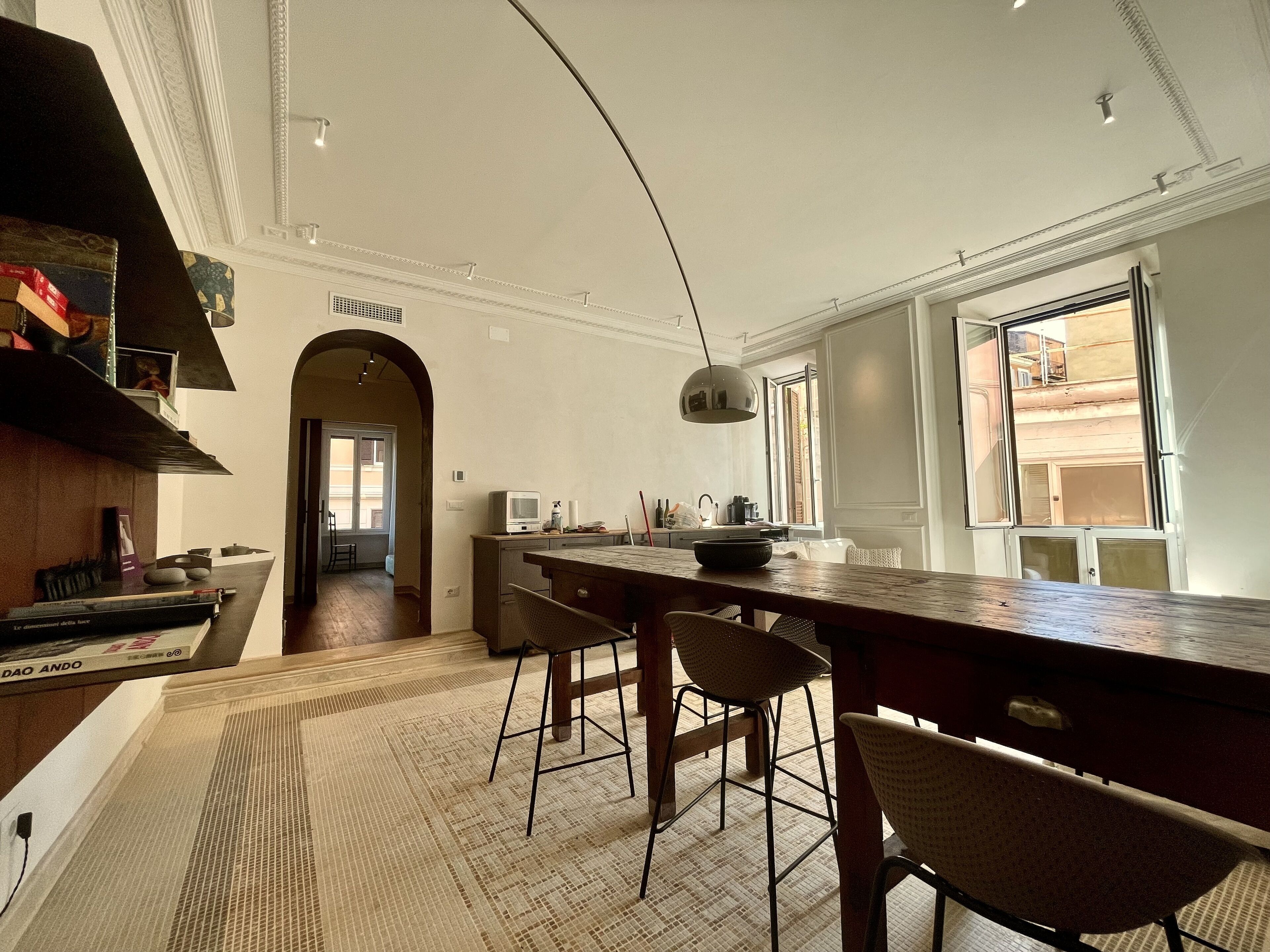 Kühlschrank, Mikrowelle, Herdplatte, Geschirrspüler