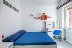 1 bedroom, desk, iron/ironing board, WiFi