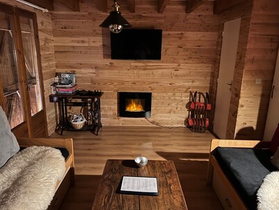 4 Chambres: 85 m2 + 35 m2 de Terrasse sur les Pistes: de 8 a 12 Personnes