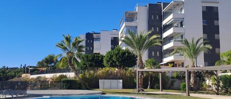 Piscina coperta, piscina all'aperto