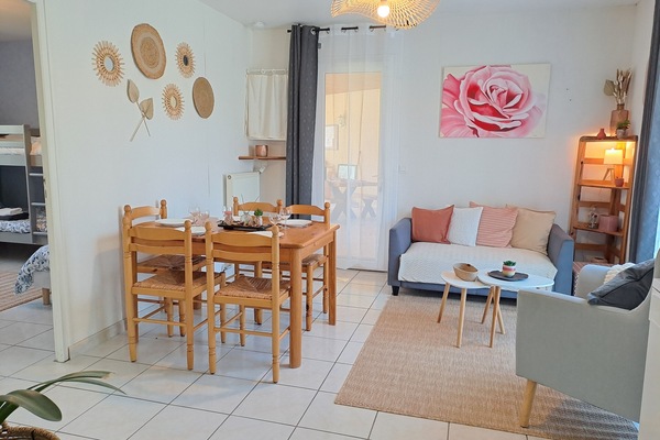 Séjour cozy naturel