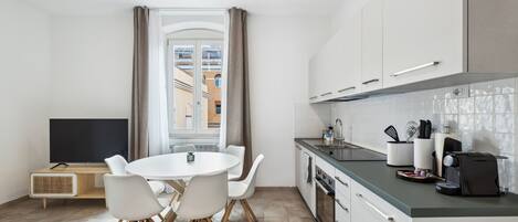 Two-Bedroom Comfort Apartment | Cuisine privée