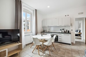 Two-Bedroom Comfort Apartment | Private kitchen | Fridge, oven, stovetop, dishwasher - Limehome Rome via dei Reti (Rome)