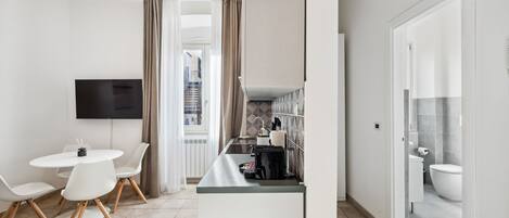 Two-Bedroom Apartment | Private kitchen | Fridge, oven, stovetop, dishwasher