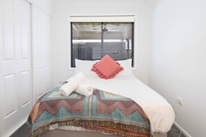 4 bedrooms, desk, iron/ironing board, travel cot