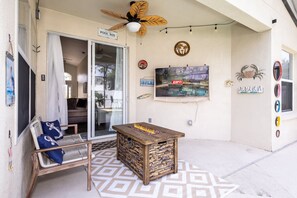 House, Multiple Beds, Pool Access, Pool View (Devine Paradise at Tuscan Ridge) | Terrace/patio