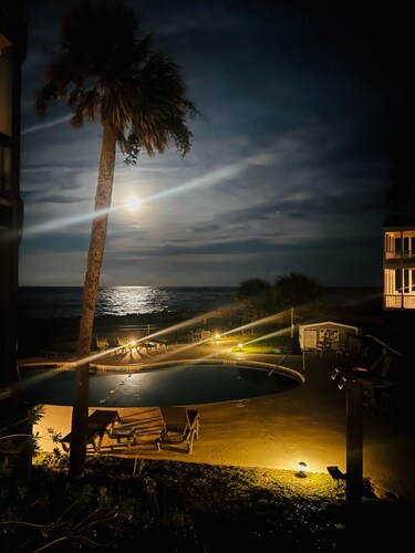 Newly renovated oceanfront villa, Fripp Fripp Hooray!