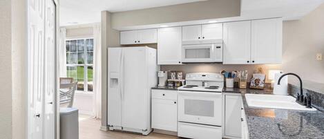 Condo, Multiple Beds, Patio, Garden View (Table Rock Cottage) | Private kitchen | Coffee/tea maker