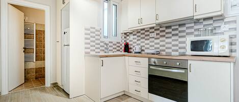 City-lejlighed | Privat køkken | Køleskab/fryser i fuld størrelse, ovn, elkedel, brødrister