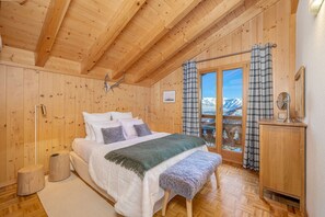 Stuga (4 Bedrooms) | 4 sovrum och sängkläder