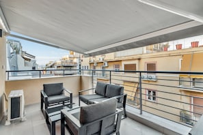 Single Studio with balcony | Terrace/patio